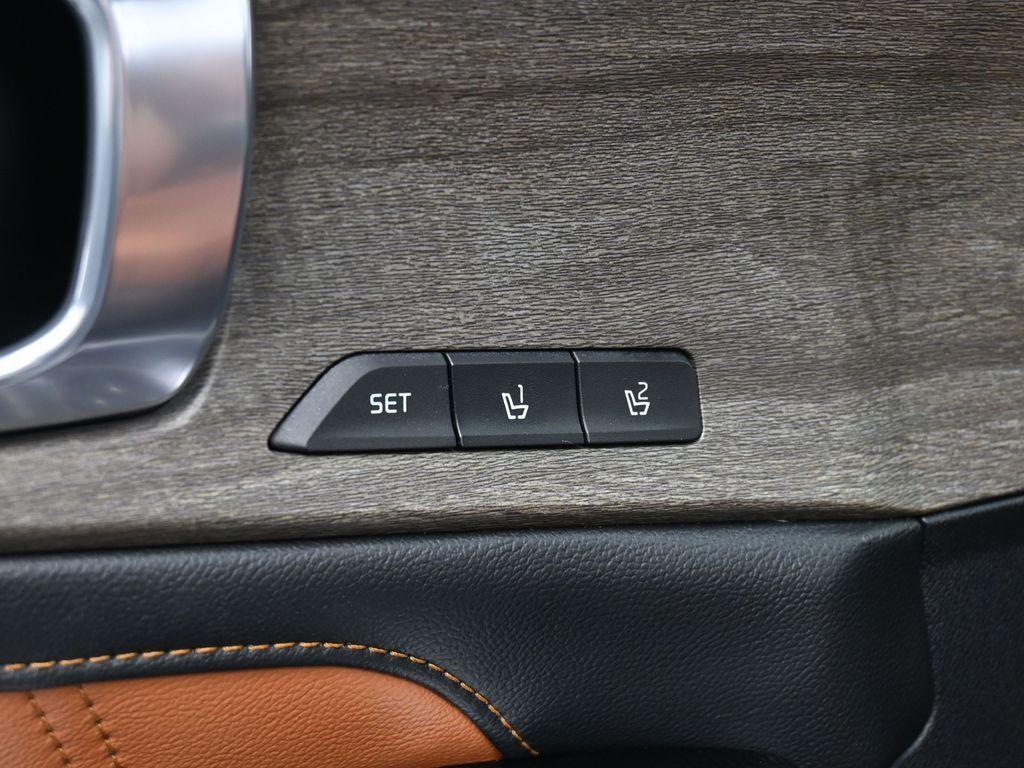 used 2022 Kia Sorento car, priced at $27,596