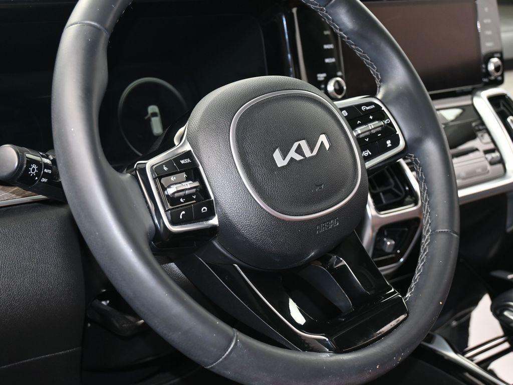 used 2022 Kia Sorento car, priced at $27,596