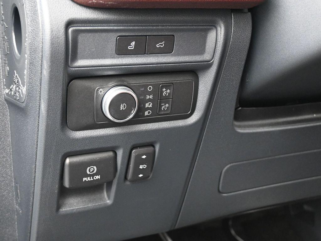 used 2022 Ford Expedition car, priced at $34,621