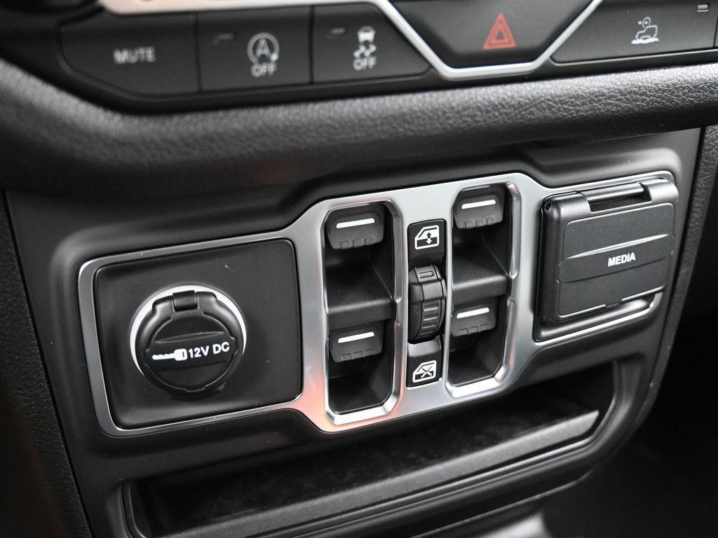 new 2026 Jeep Wrangler car, priced at $46,035