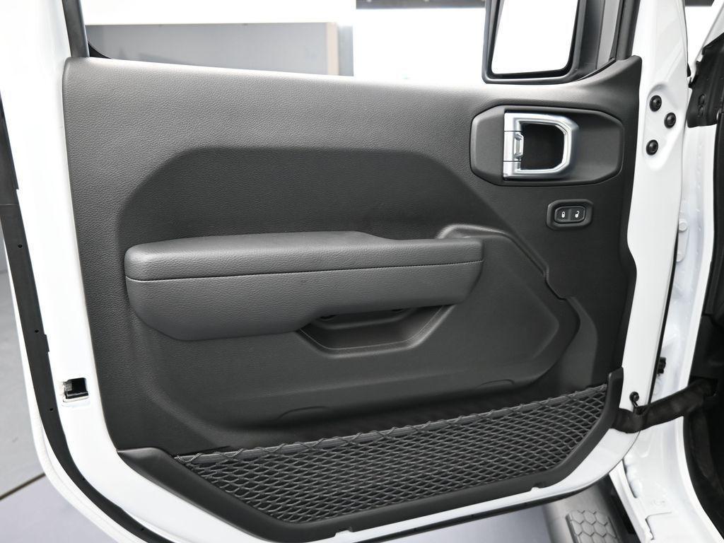 new 2026 Jeep Wrangler car, priced at $46,035