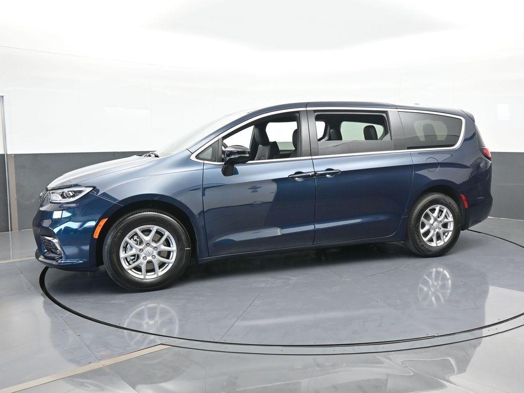 new 2025 Chrysler Pacifica car, priced at $42,020
