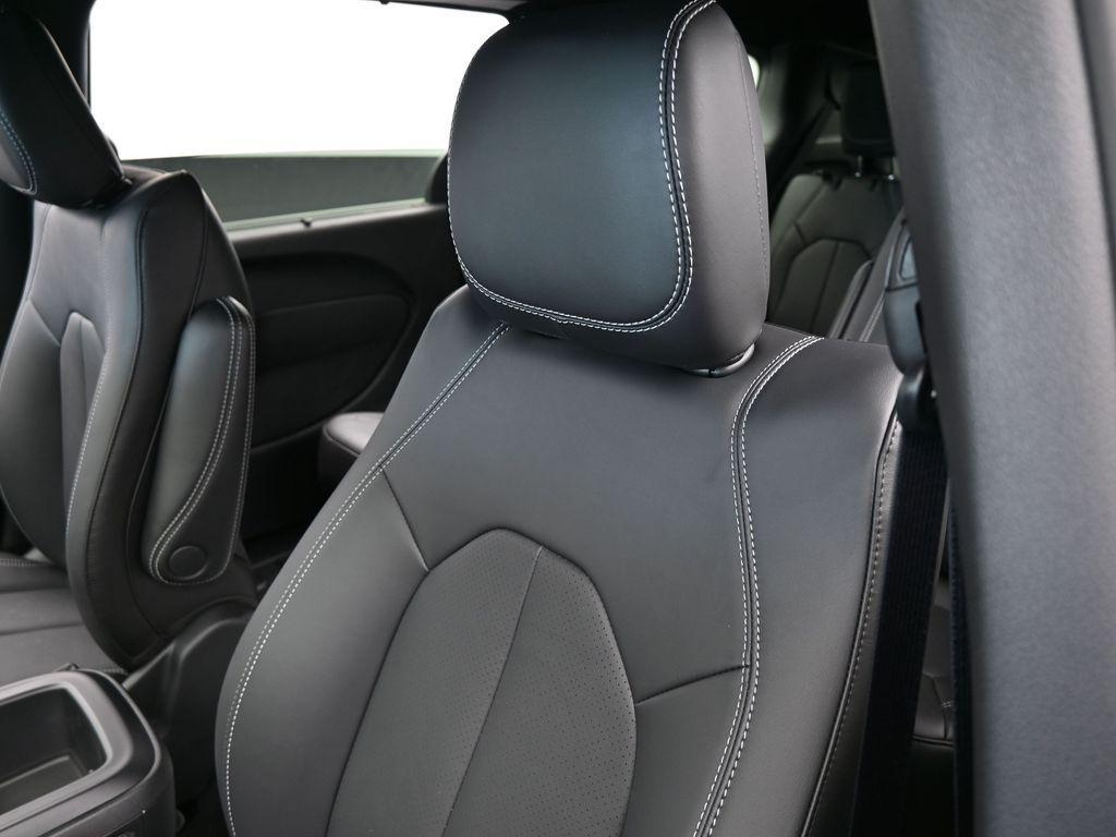 new 2025 Chrysler Pacifica car, priced at $42,020