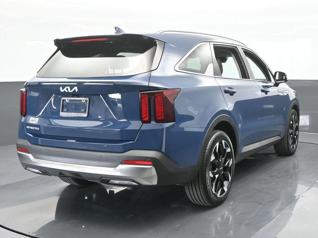 used 2024 Kia Sorento car, priced at $33,698