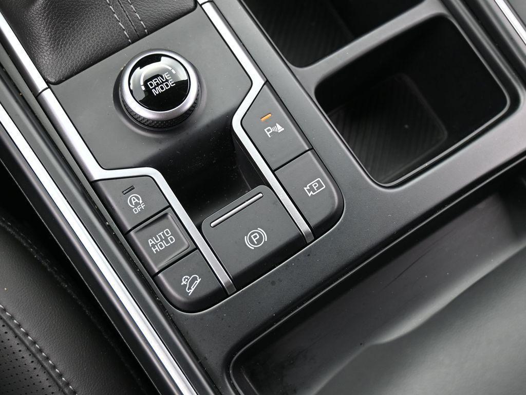 used 2024 Kia Sorento car, priced at $33,698