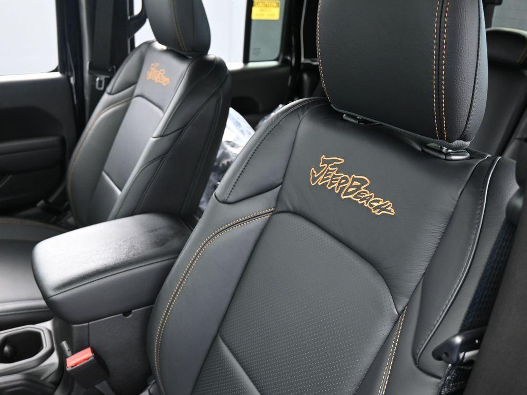 new 2024 Jeep Gladiator car, priced at $43,997