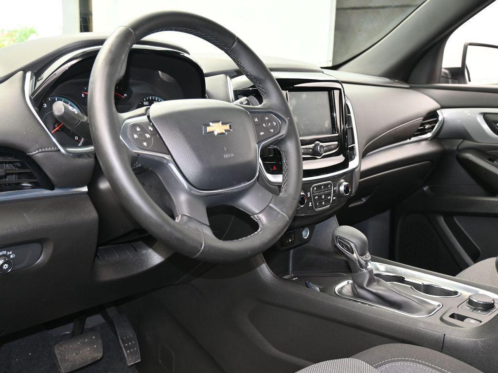 used 2023 Chevrolet Traverse car, priced at $25,995