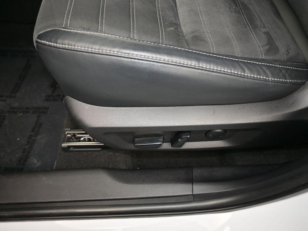 used 2023 Mitsubishi Outlander car, priced at $25,800