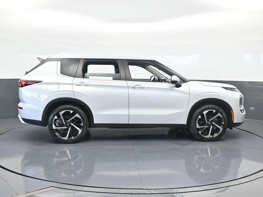 used 2023 Mitsubishi Outlander car, priced at $25,800