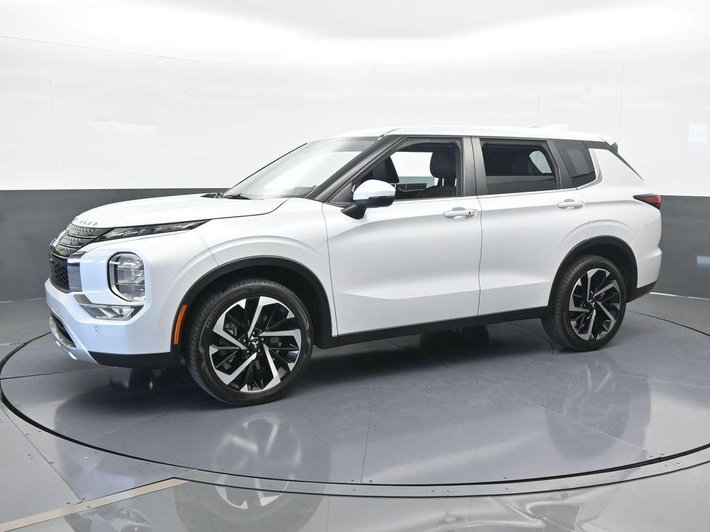 used 2023 Mitsubishi Outlander car, priced at $25,800
