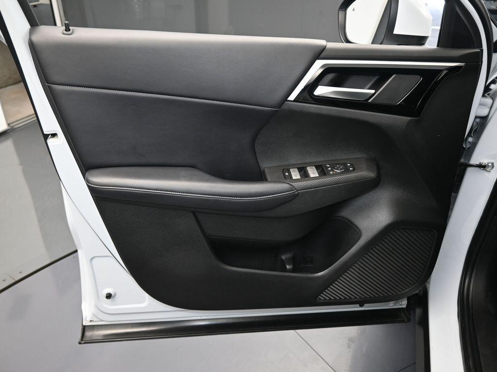 used 2023 Mitsubishi Outlander car, priced at $25,800