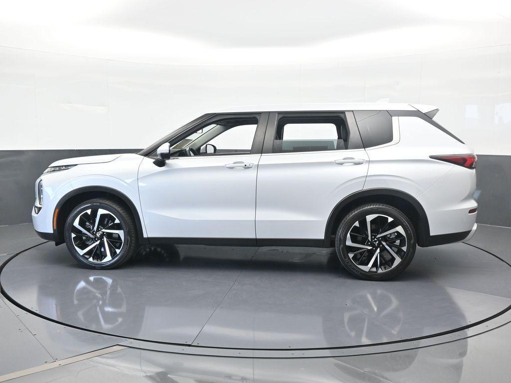used 2023 Mitsubishi Outlander car, priced at $25,800