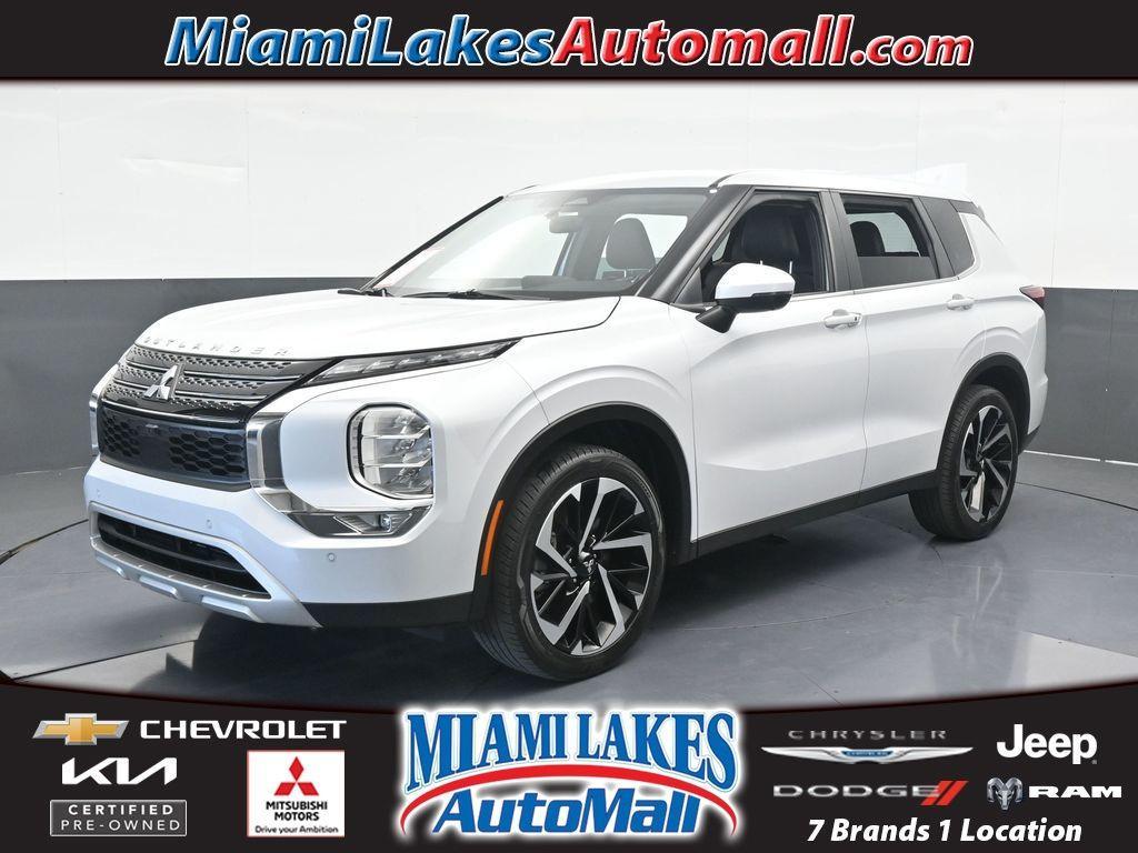used 2023 Mitsubishi Outlander car, priced at $25,800