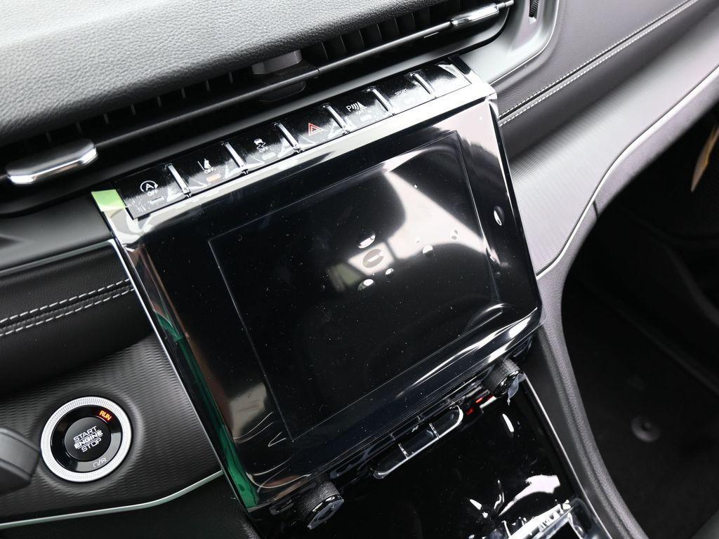 new 2025 Jeep Grand Cherokee L car