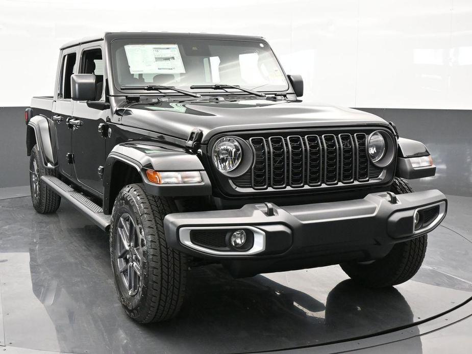 new 2024 Jeep Gladiator car, priced at $42,870