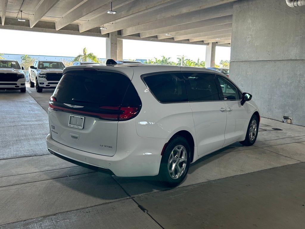 new 2024 Chrysler Pacifica car, priced at $40,831