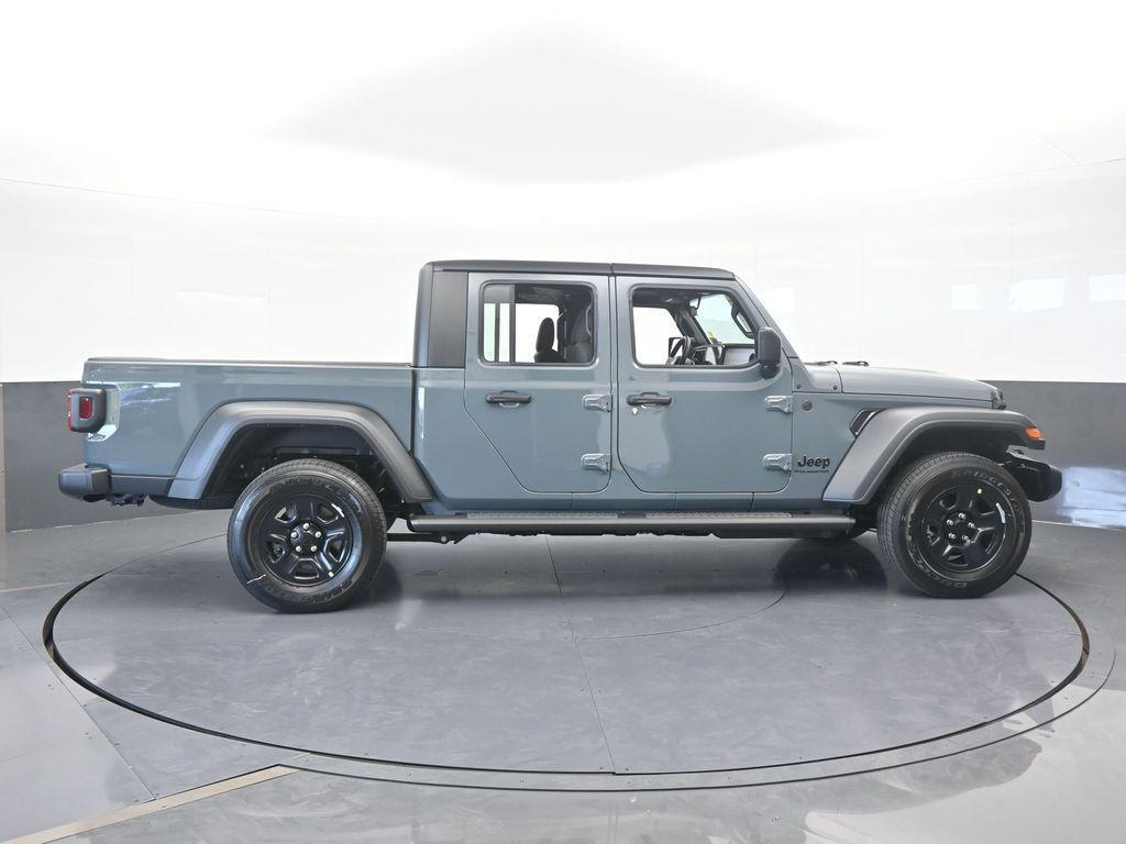 new 2026 Jeep Gladiator car, priced at $46,615