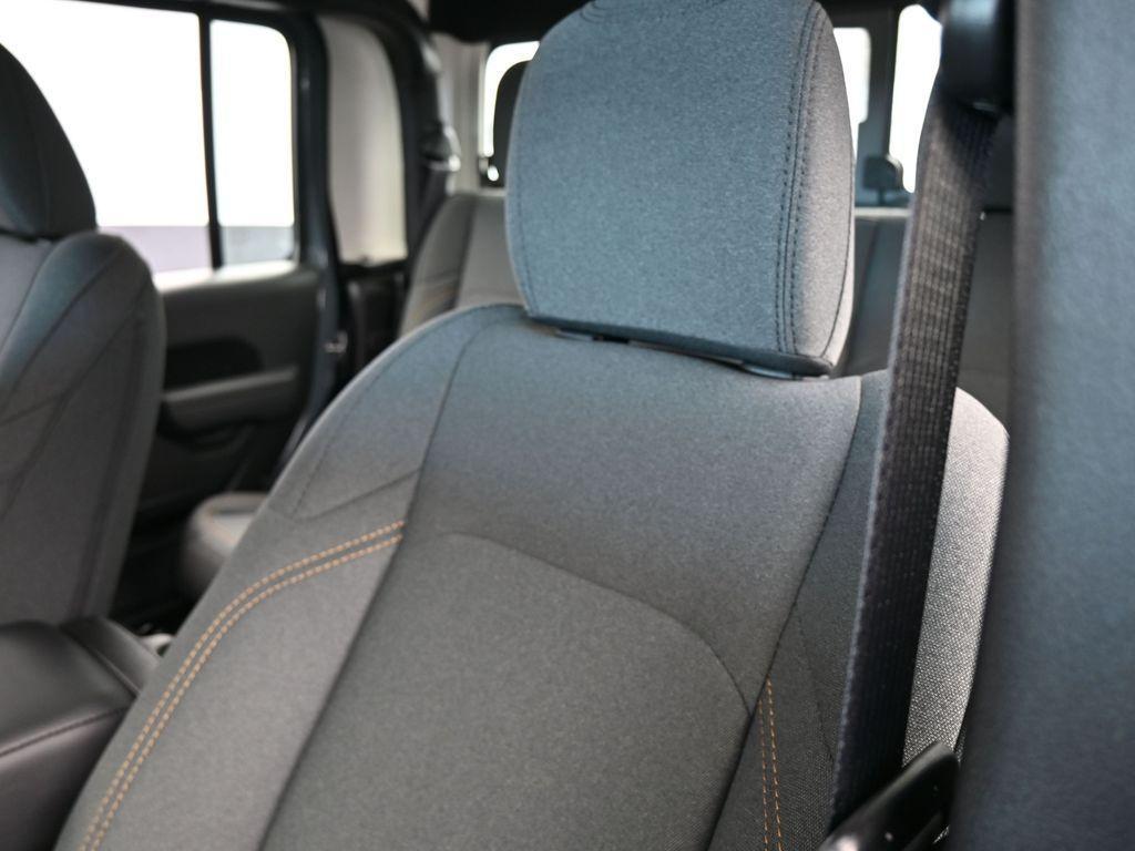 new 2026 Jeep Gladiator car, priced at $46,615