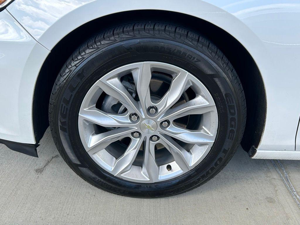 used 2019 Chevrolet Malibu car, priced at $14,641