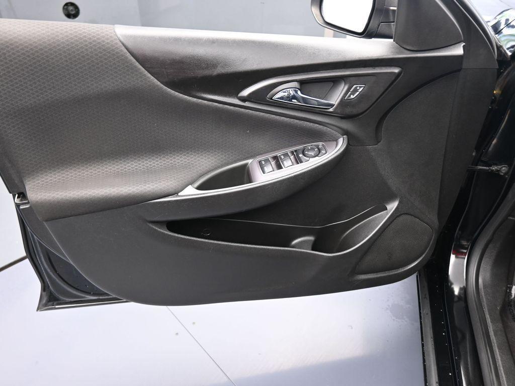 used 2018 Chevrolet Malibu car, priced at $9,995