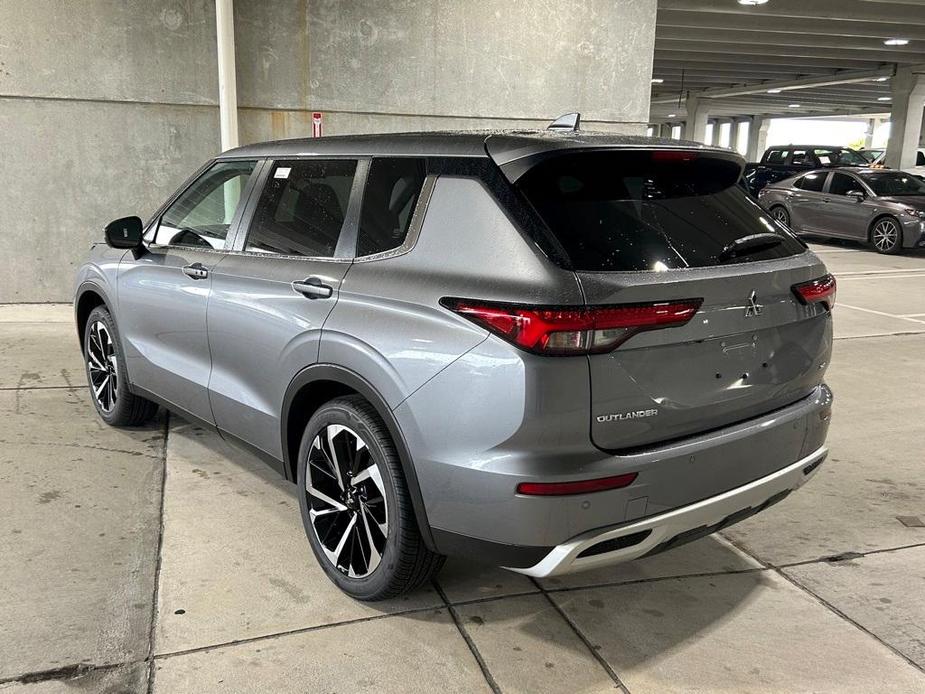 new 2024 Mitsubishi Outlander car, priced at $31,590