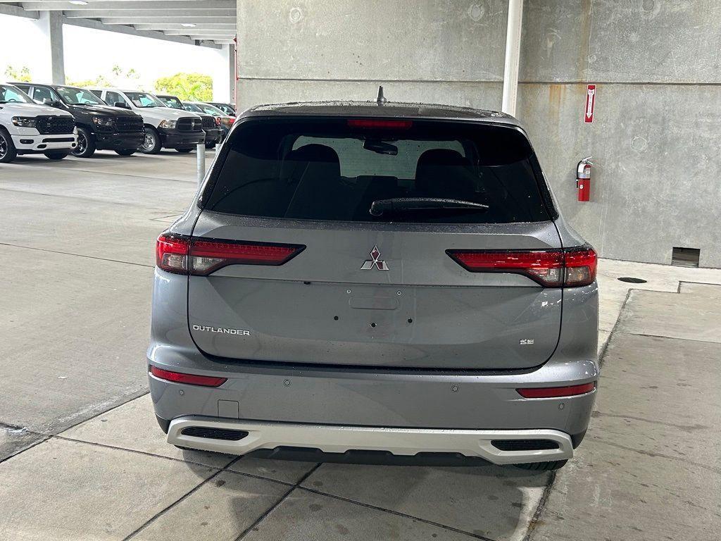 new 2024 Mitsubishi Outlander car, priced at $31,590