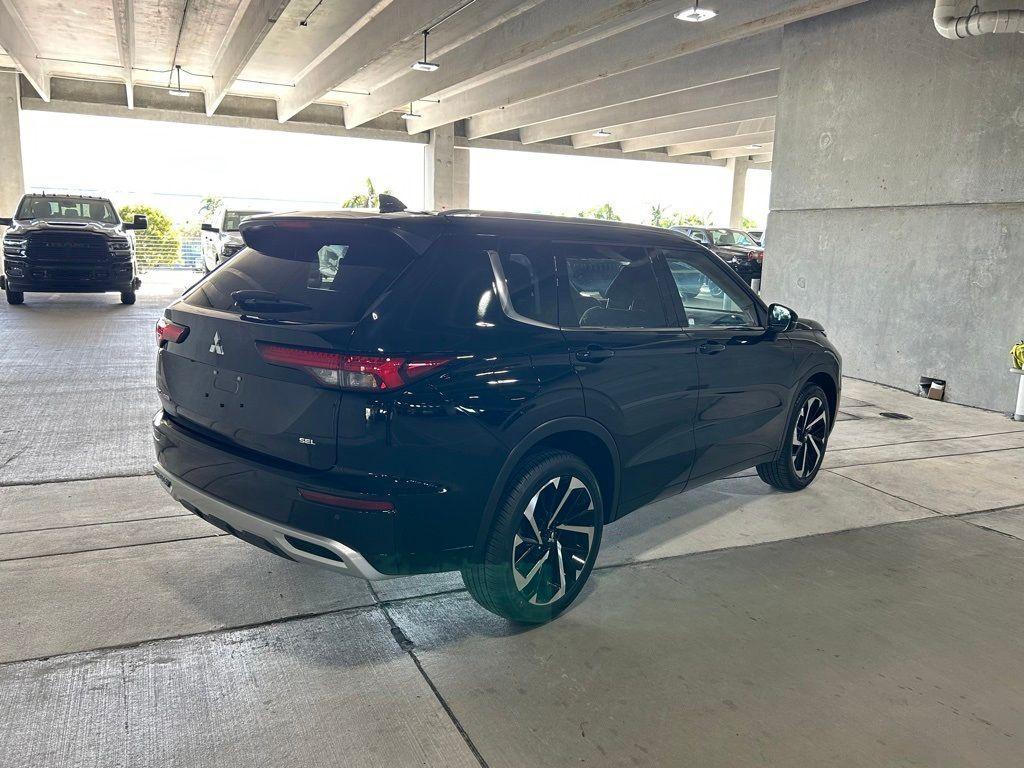 new 2024 Mitsubishi Outlander car, priced at $35,073