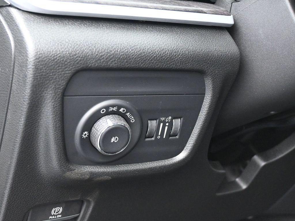 new 2025 Jeep Grand Cherokee L car