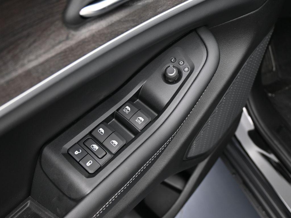 new 2025 Jeep Grand Cherokee L car