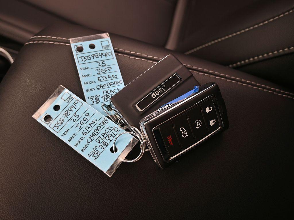 new 2025 Jeep Grand Cherokee L car