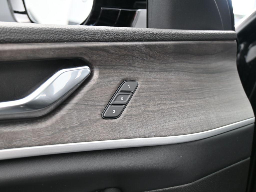 new 2025 Jeep Grand Cherokee L car