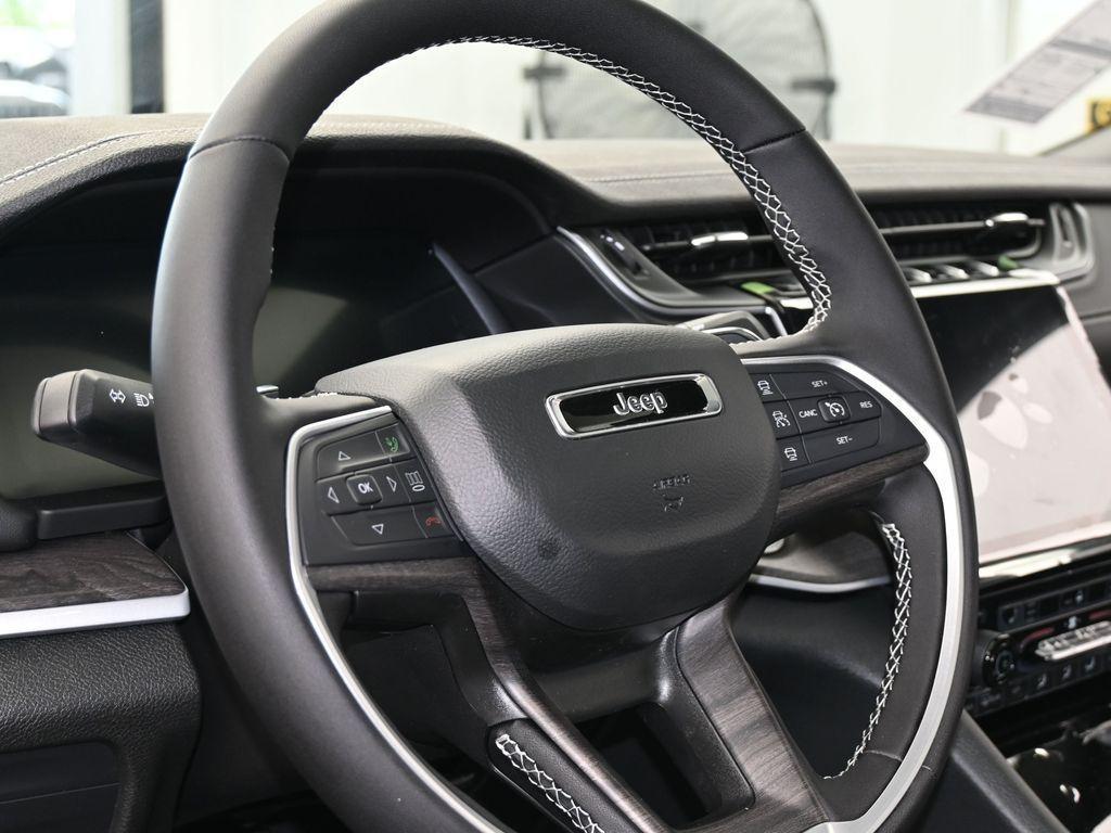 new 2025 Jeep Grand Cherokee L car