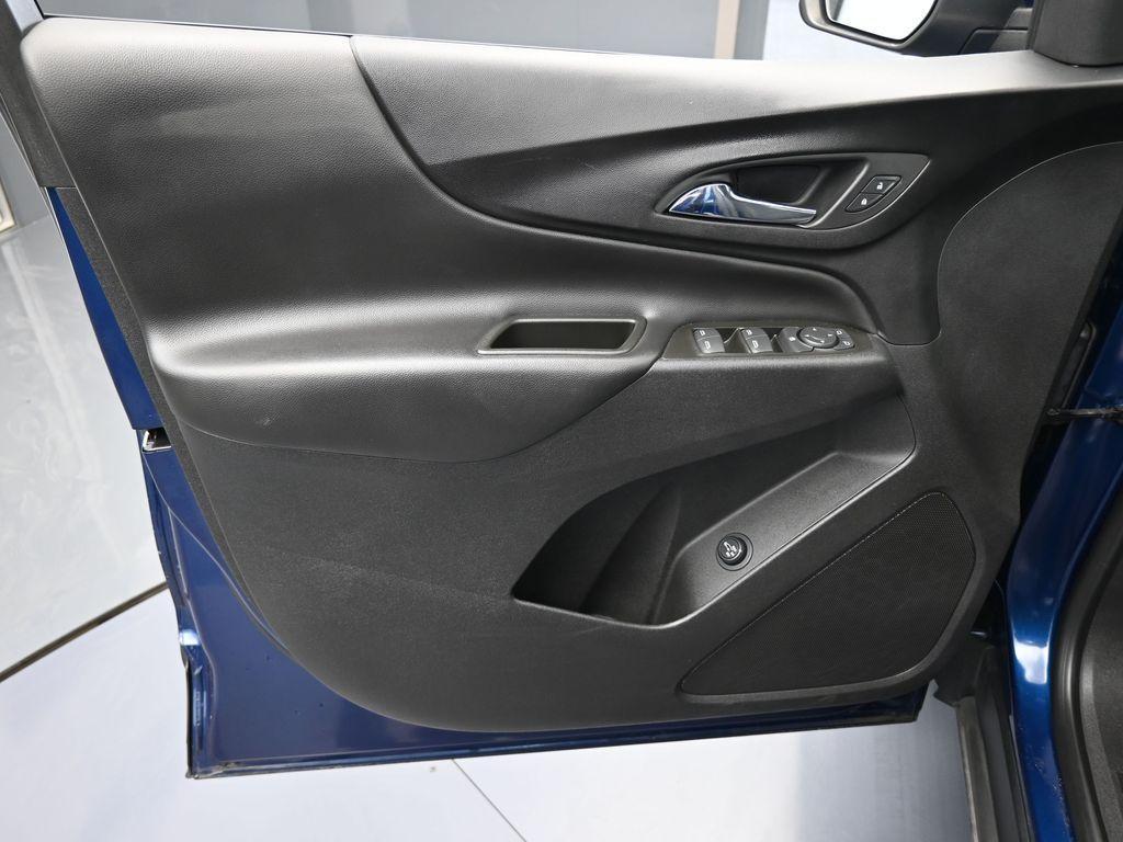 used 2022 Chevrolet Equinox car, priced at $17,350