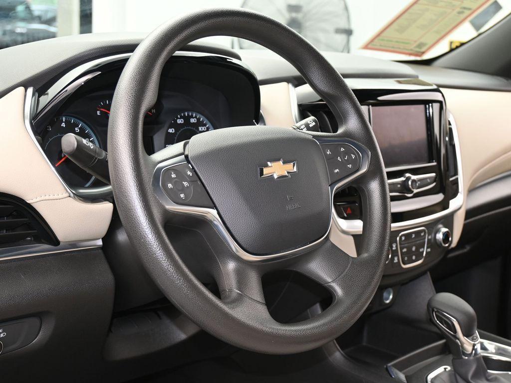 used 2022 Chevrolet Traverse car, priced at $26,179