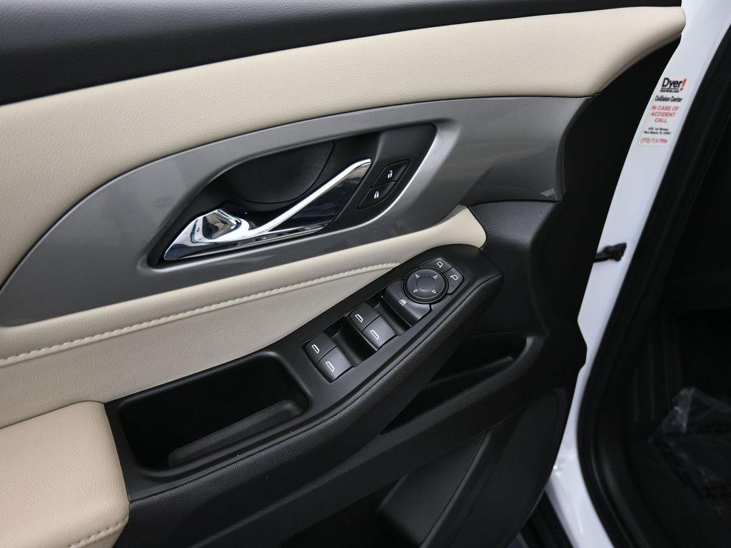 used 2022 Chevrolet Traverse car, priced at $26,179
