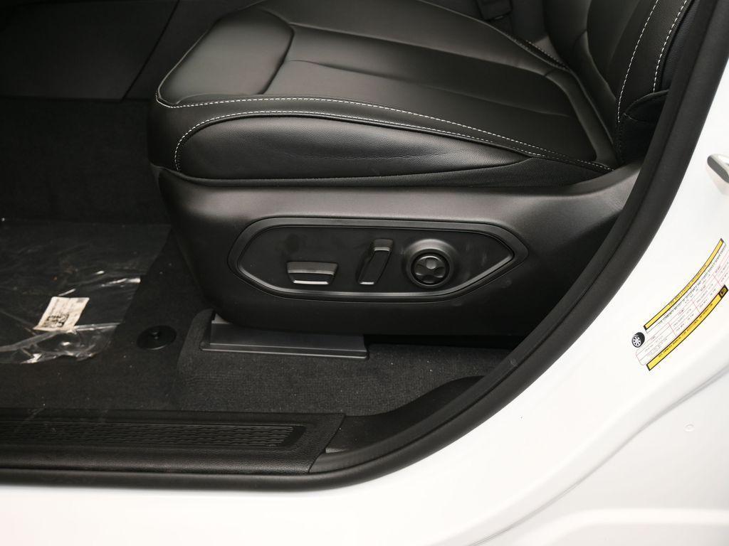 new 2025 Jeep Grand Cherokee car