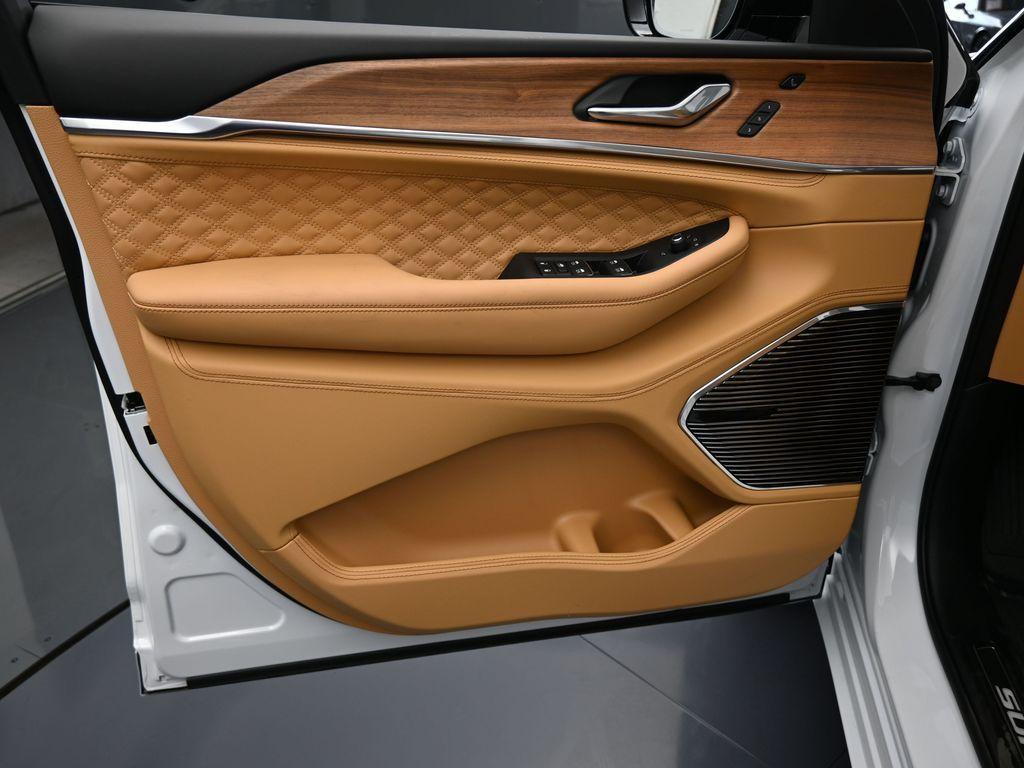 new 2025 Jeep Grand Cherokee L car, priced at $65,334