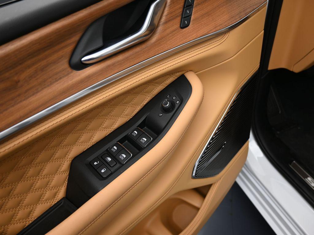 new 2025 Jeep Grand Cherokee L car, priced at $65,334