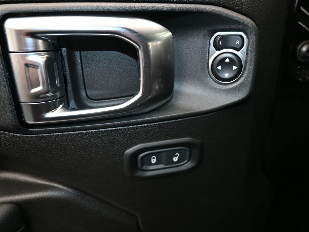 new 2025 Jeep Gladiator car
