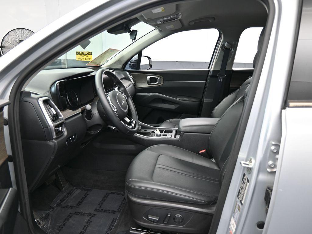 used 2022 Kia Sorento car, priced at $24,632