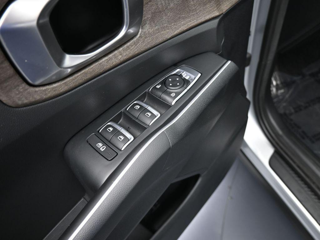 used 2022 Kia Sorento car, priced at $24,632