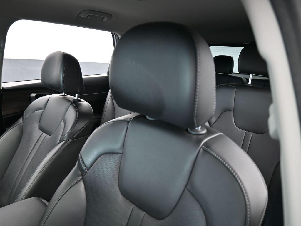 used 2022 Kia Sorento car, priced at $24,632