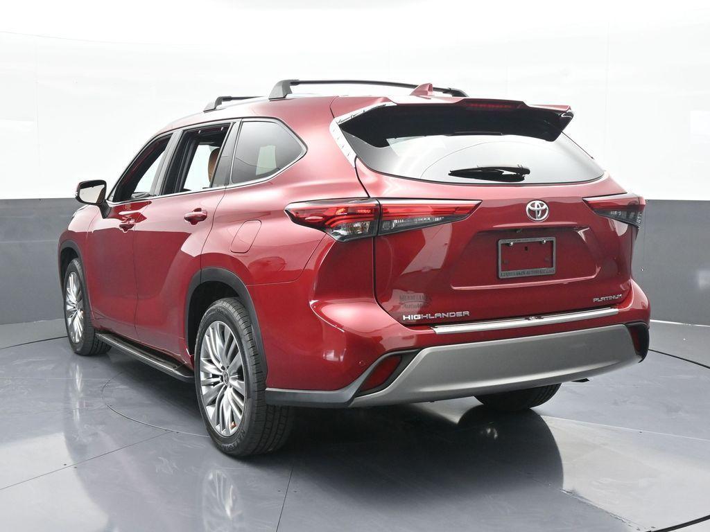 used 2022 Toyota Highlander car, priced at $38,950
