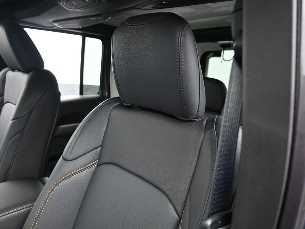 new 2025 Jeep Wrangler car