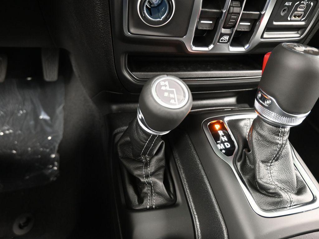 new 2025 Jeep Wrangler car