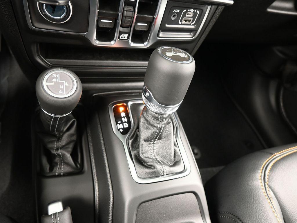 new 2025 Jeep Wrangler car