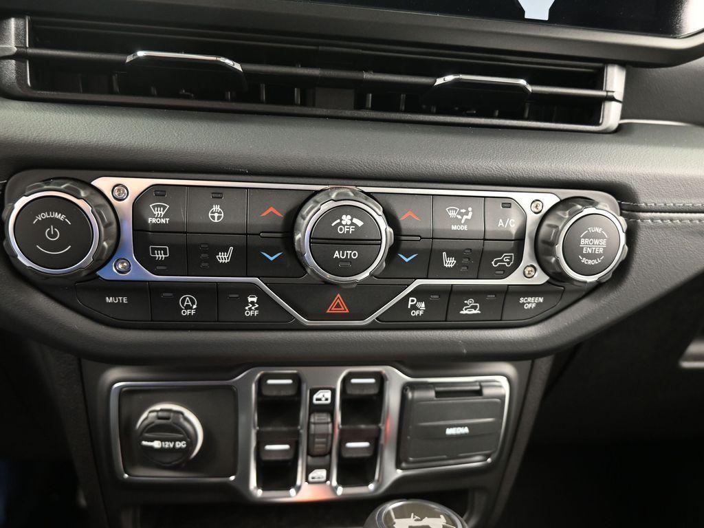 new 2025 Jeep Wrangler car