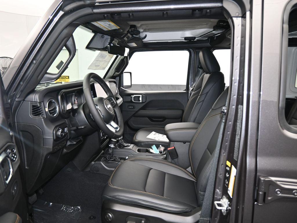 new 2025 Jeep Wrangler car