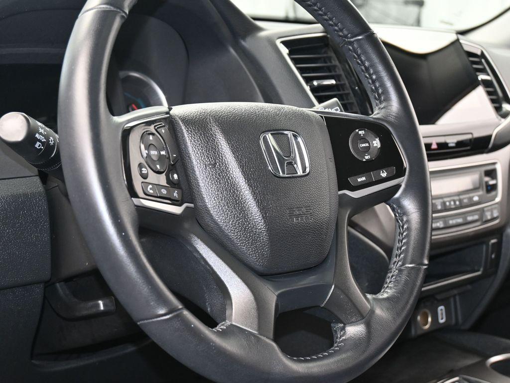 used 2022 Honda Pilot car, priced at $29,995