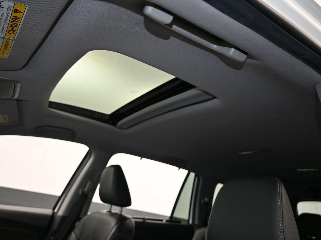 used 2022 Honda Pilot car, priced at $29,995